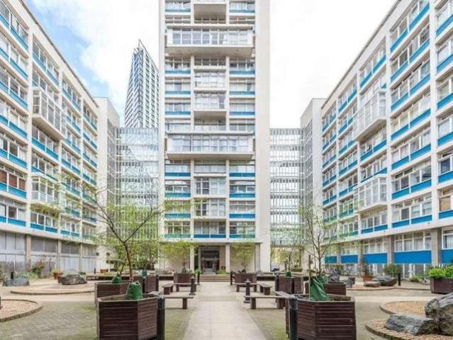 Studio for sale in Elephant and Castle, Greater London