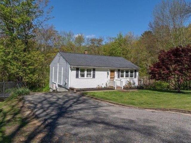 House for sale in Fiskdale, Massachusetts