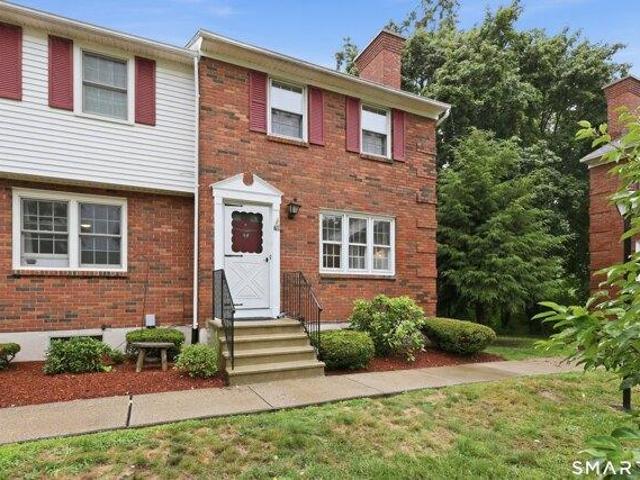 House for sale in Suffield, Connecticut