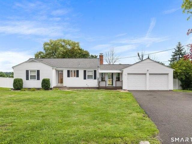 House for sale in Suffield, Connecticut