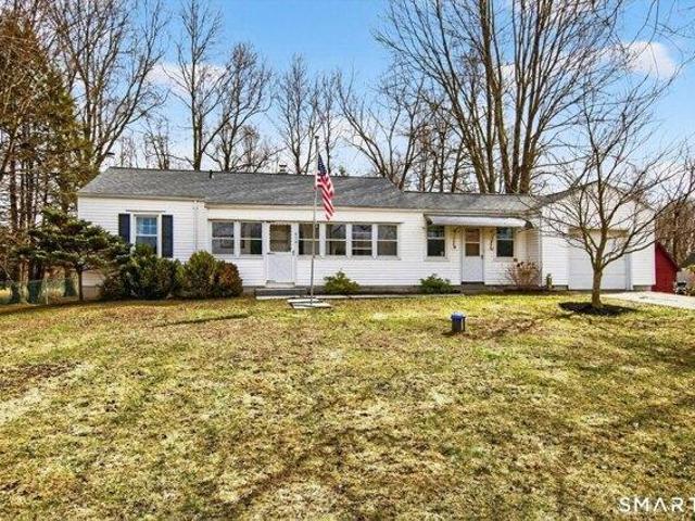 House for sale in Suffield, Connecticut