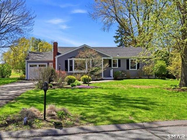 House for sale in Suffield, Connecticut