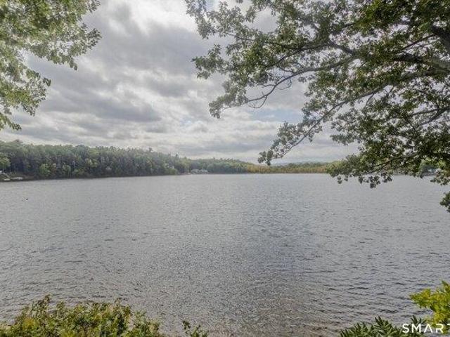 House for sale in Suffield, Connecticut