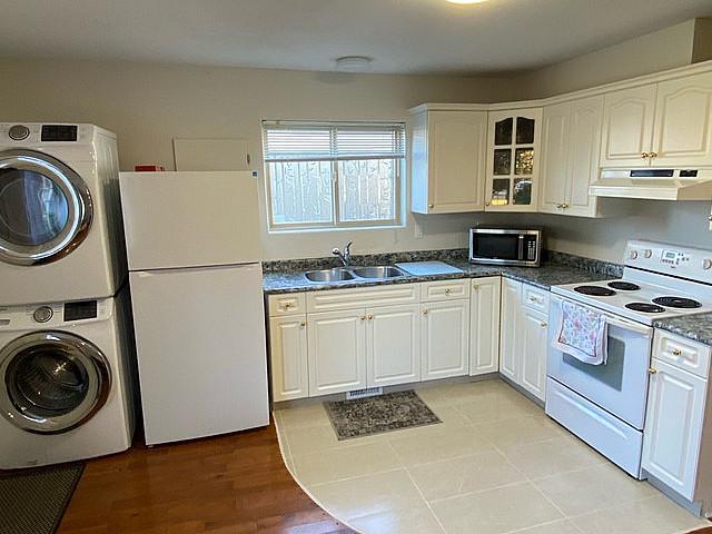 House for rent in Clayoquot, British Columbia