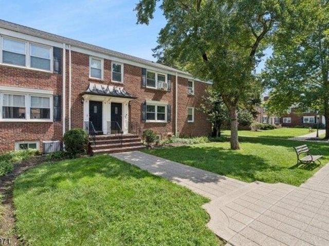 Condo for sale in Summit, New Jersey
