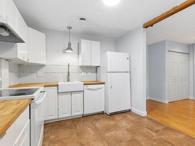 Condo for sale in Bristol, Massachusetts