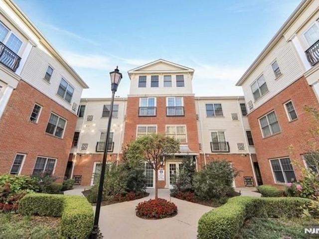 Condo for sale in Tenafly, New Jersey