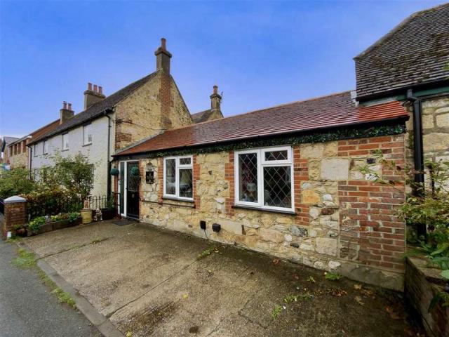 Bungalow for sale in Easton, Freshwater