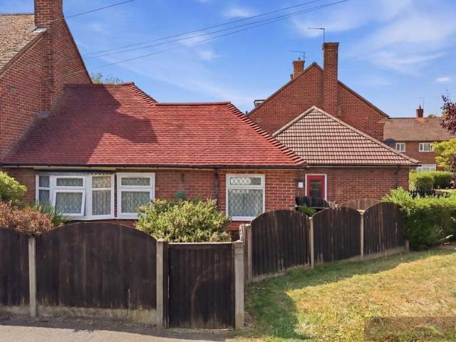 Bungalow for sale in Debden Green, Epping