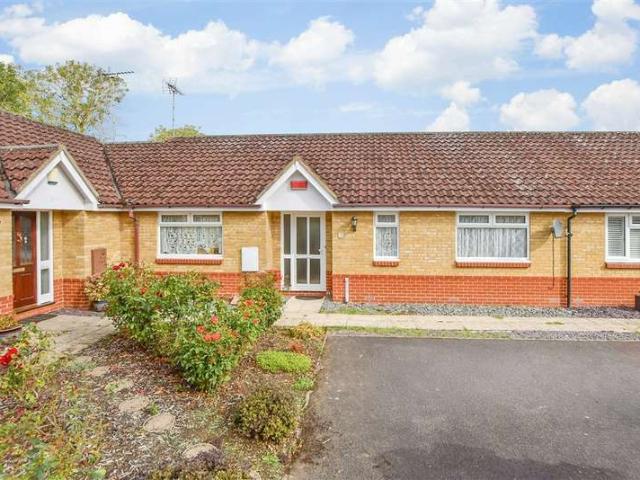 Bungalow for sale in Midway, Kent