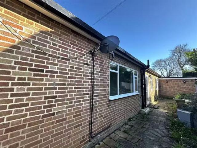 House for rent in Green Close, Warwickshire