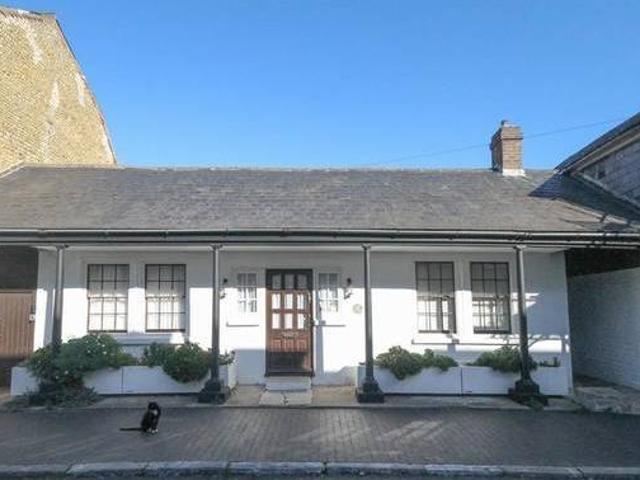 House for rent in West Sussex