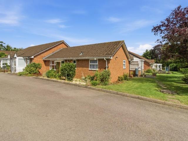 Bungalow for sale in Forthampton, Worcestershire