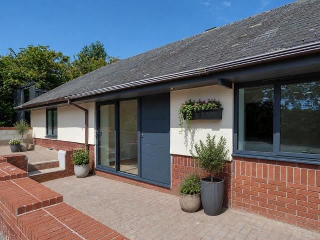 Bungalow for sale in Mount Wise
