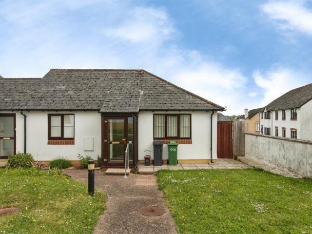 Bungalow for sale in Watergate, Devon