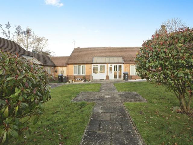 Bungalow for sale in New Bilton, Warwickshire