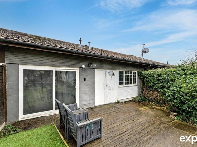 Bungalow for sale in Fenny Stratford, Milton Keynes