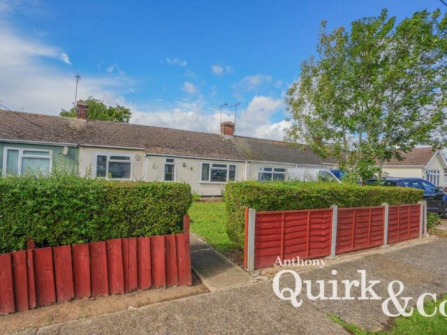 Bungalow for sale in Winter Gardens, Essex