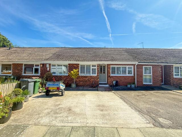 Bungalow for sale in Claughton, Oxton