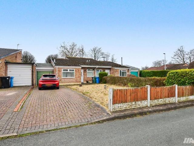 Bungalow for sale in Palacefields, Halton