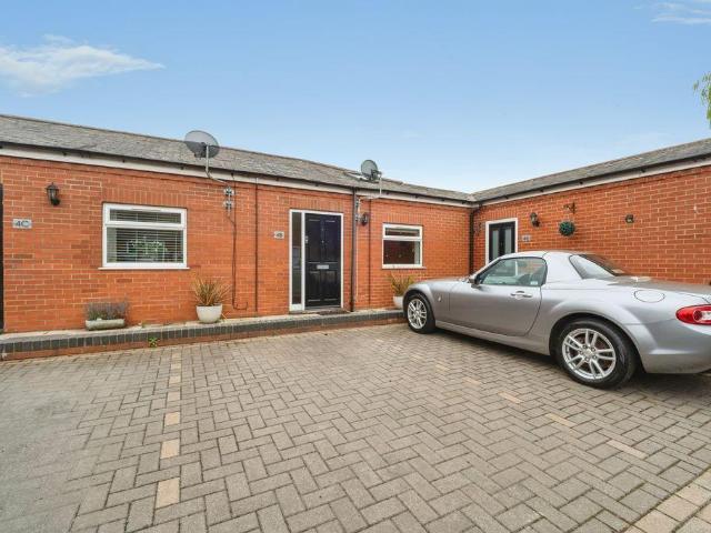 Bungalow for sale in Wellow, Grimsby
