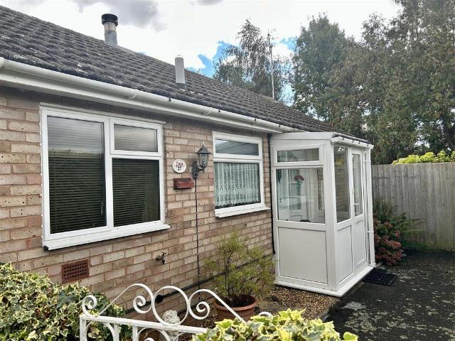 Bungalow for sale in Sandpits
