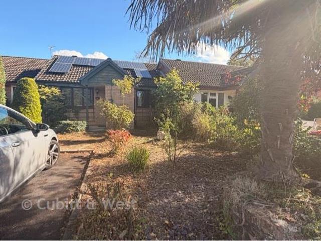 Bungalow for sale in Cranleigh, Waverley