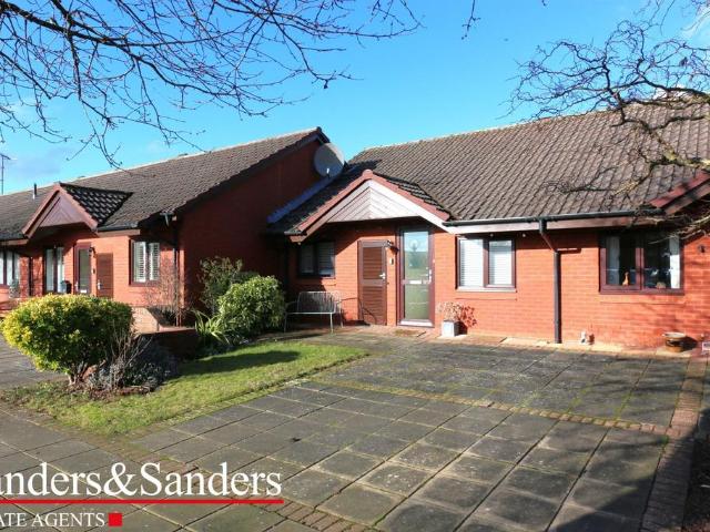 Bungalow for sale in Alderminster, Warwickshire