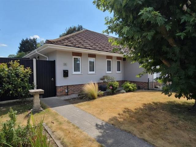 Bungalow for sale in Stokesby, Norfolk