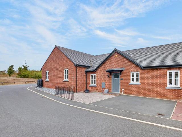 Bungalow for sale in Stanford On Avon, Leicestershire