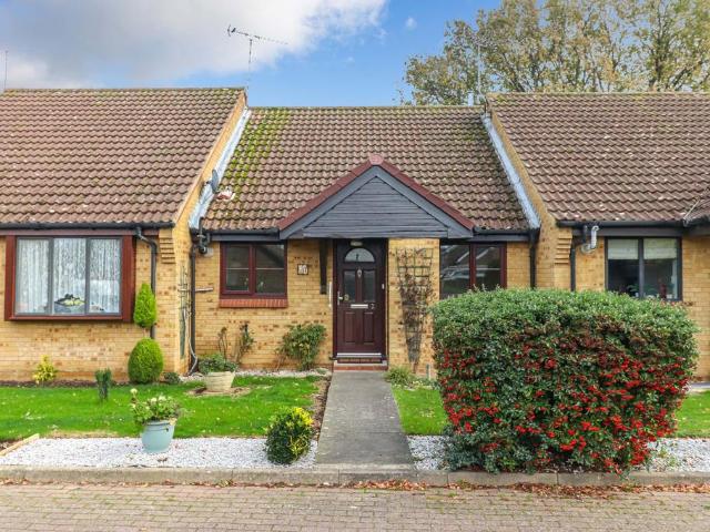 Bungalow for sale in Batchworth, Hertfordshire