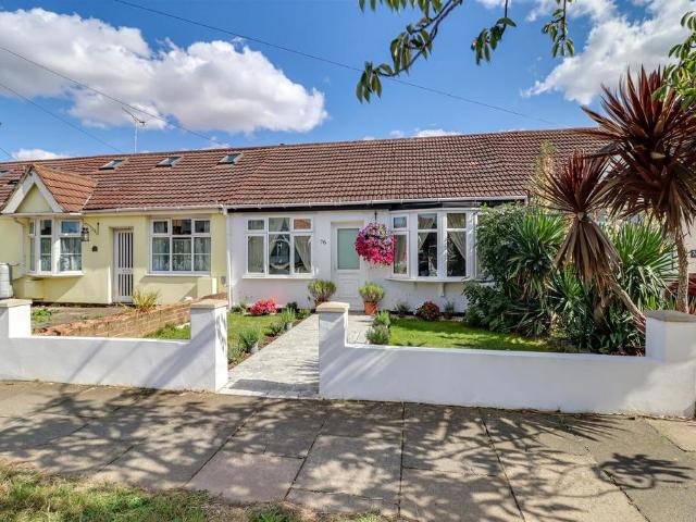 Bungalow for sale in Alton Barnes, Essex