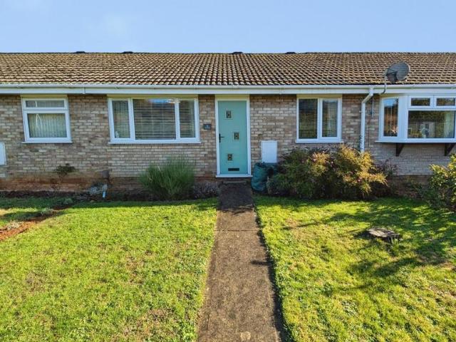 Bungalow for sale in Wapley, Dodington