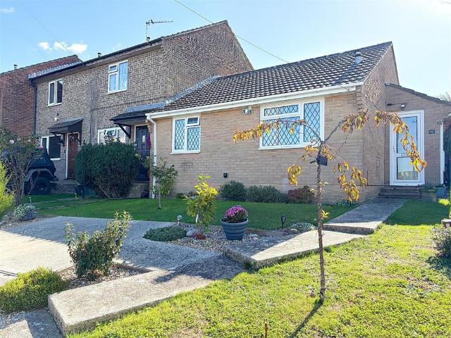 Bungalow for sale in Gunville, Carisbrooke