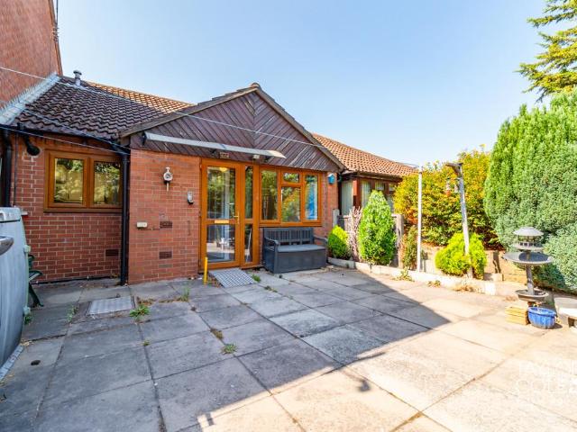 Bungalow for sale in Leyfields, Kettlebrook