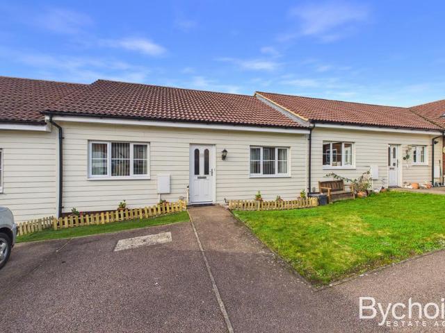 Bungalow for sale in Chelmondiston, Suffolk