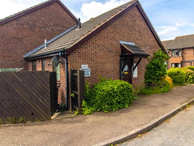 Bungalow for rent in Oadby