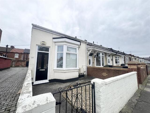 Bungalow for rent in Darlington, Isle Of Man