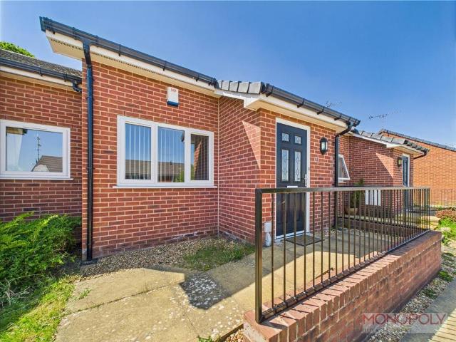 Bungalow for rent in Coedpoeth, Wales