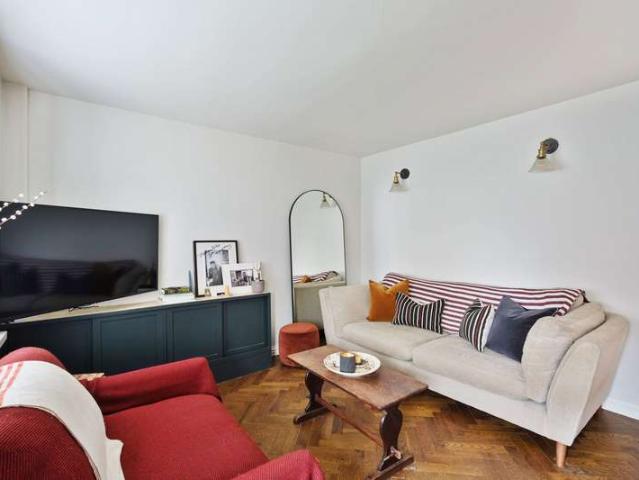 Cottage for sale in Hillview, Surrey