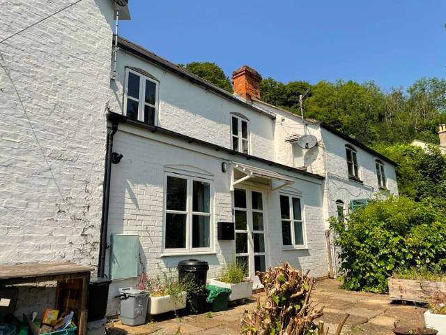 Cottage for sale in Thrupp, School House