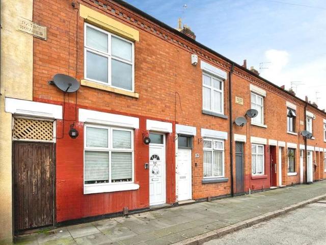 Cottage for sale in Black Friars, Old Wharf