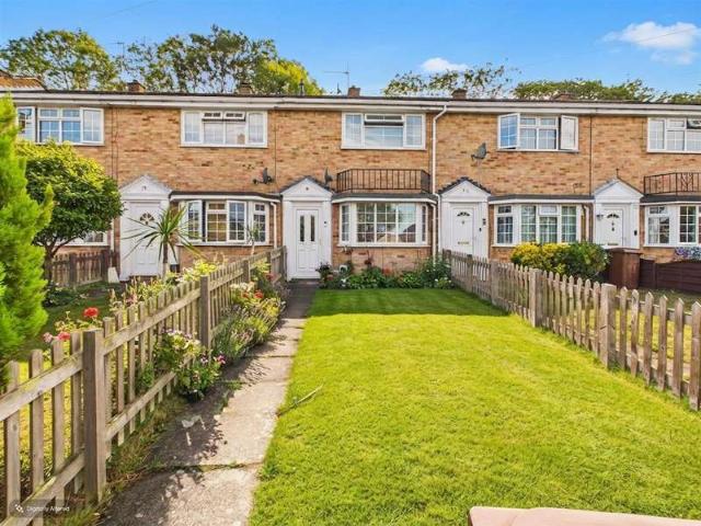 Cottage for sale in Strood