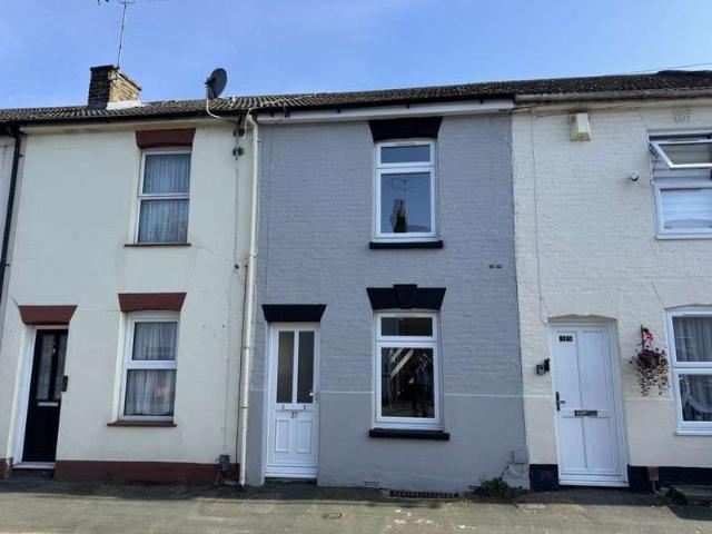 Cottage for sale in Brompton, Gillingham