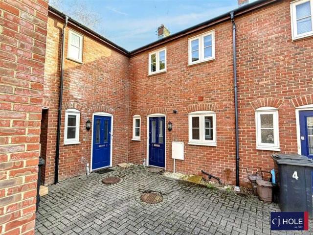 Cottage for sale in Wotton, Gloucester