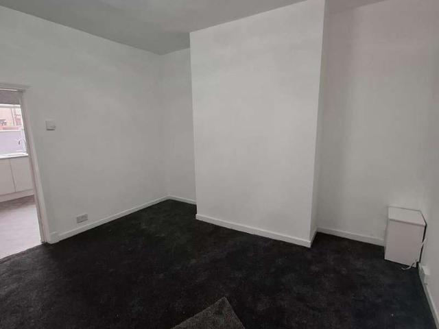 Cottage for rent in Hurst Cross, Greenheys