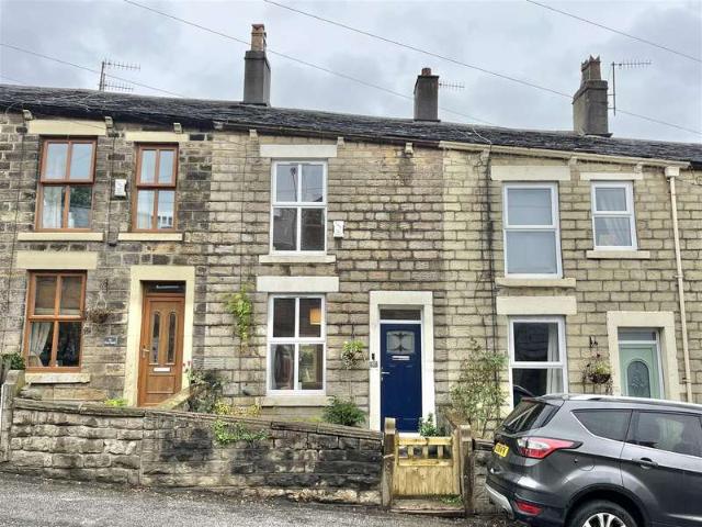 Cottage for sale in Charlesworth, East Midlands