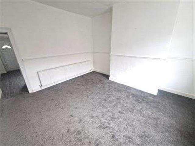 Cottage for sale in New Earth, Oldham