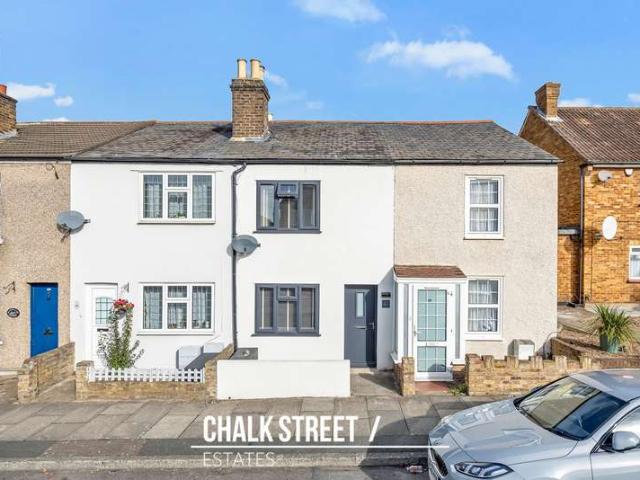 Cottage for sale in London Borough of Havering, Greater London