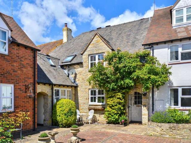 Cottage for sale in Crookhill, Worcestershire
